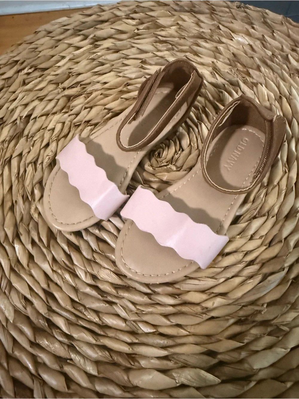 Old Navy Toddler Pink Scalloped Strap Sandals with Tan Base